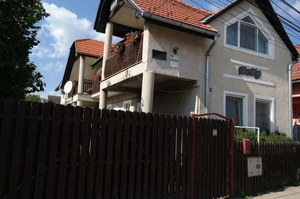 Betty Panzio Hotel Miercurea Ciuc Exterior foto